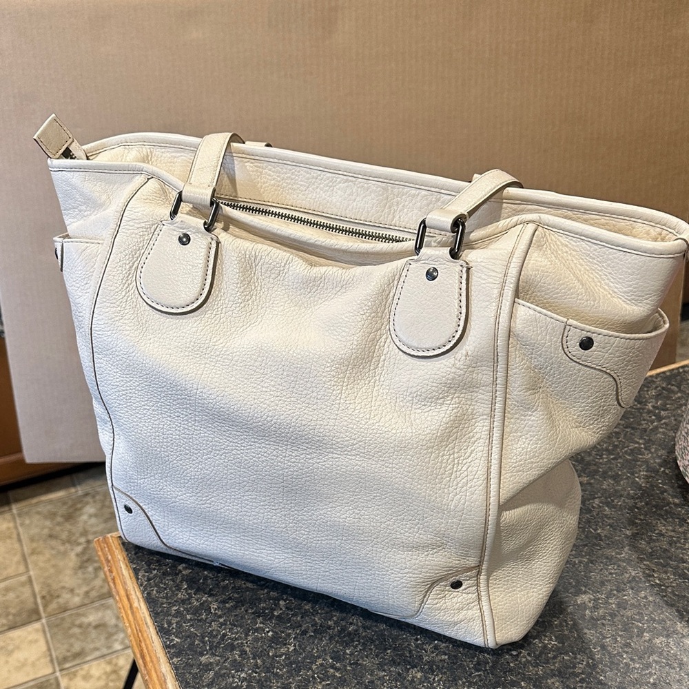 Authentic Coach Off-White Leather Tote Bag-WOW, buttery soft genuine leather. - Picture 5 of 13